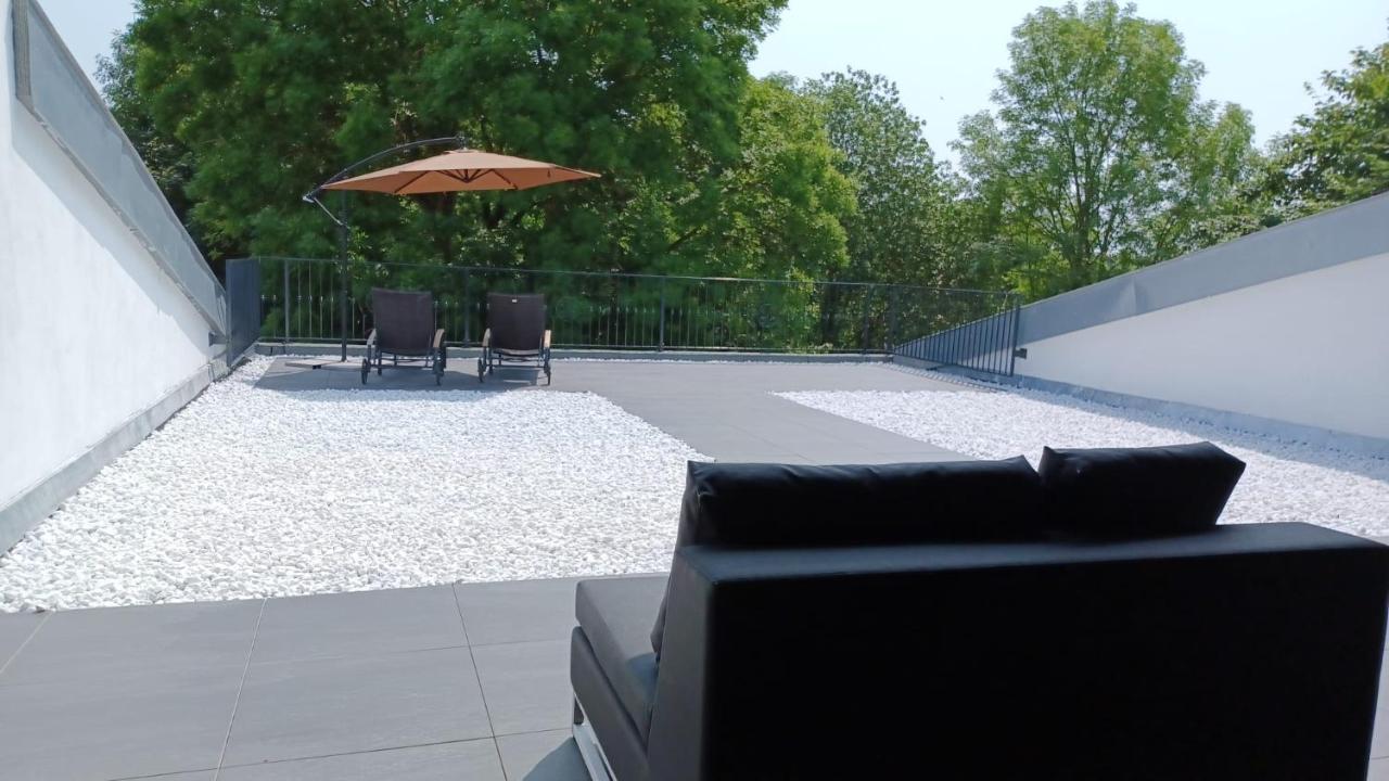 Ferienwohnung Mit Kamin Und Traumhafter Dachterrasse Mit Weitblick In Die Natur Neu Gaarz Extérieur photo