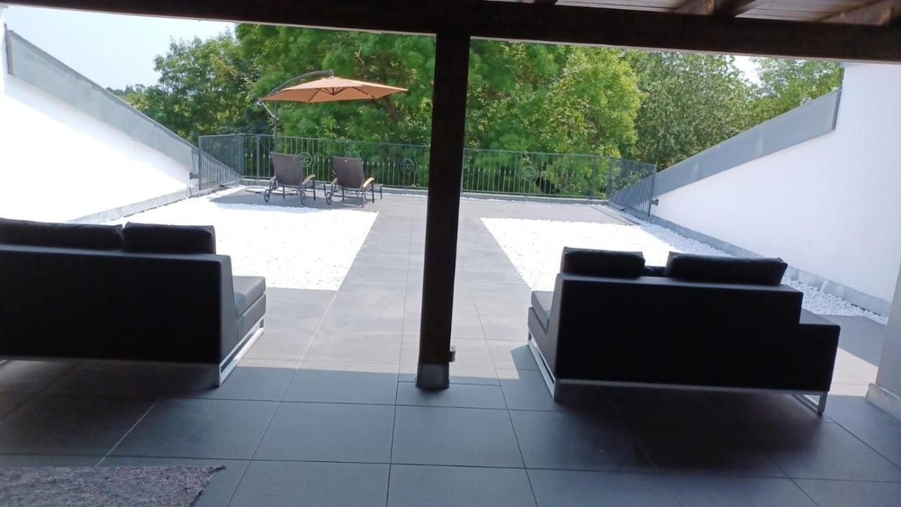 Ferienwohnung Mit Kamin Und Traumhafter Dachterrasse Mit Weitblick In Die Natur Neu Gaarz Extérieur photo