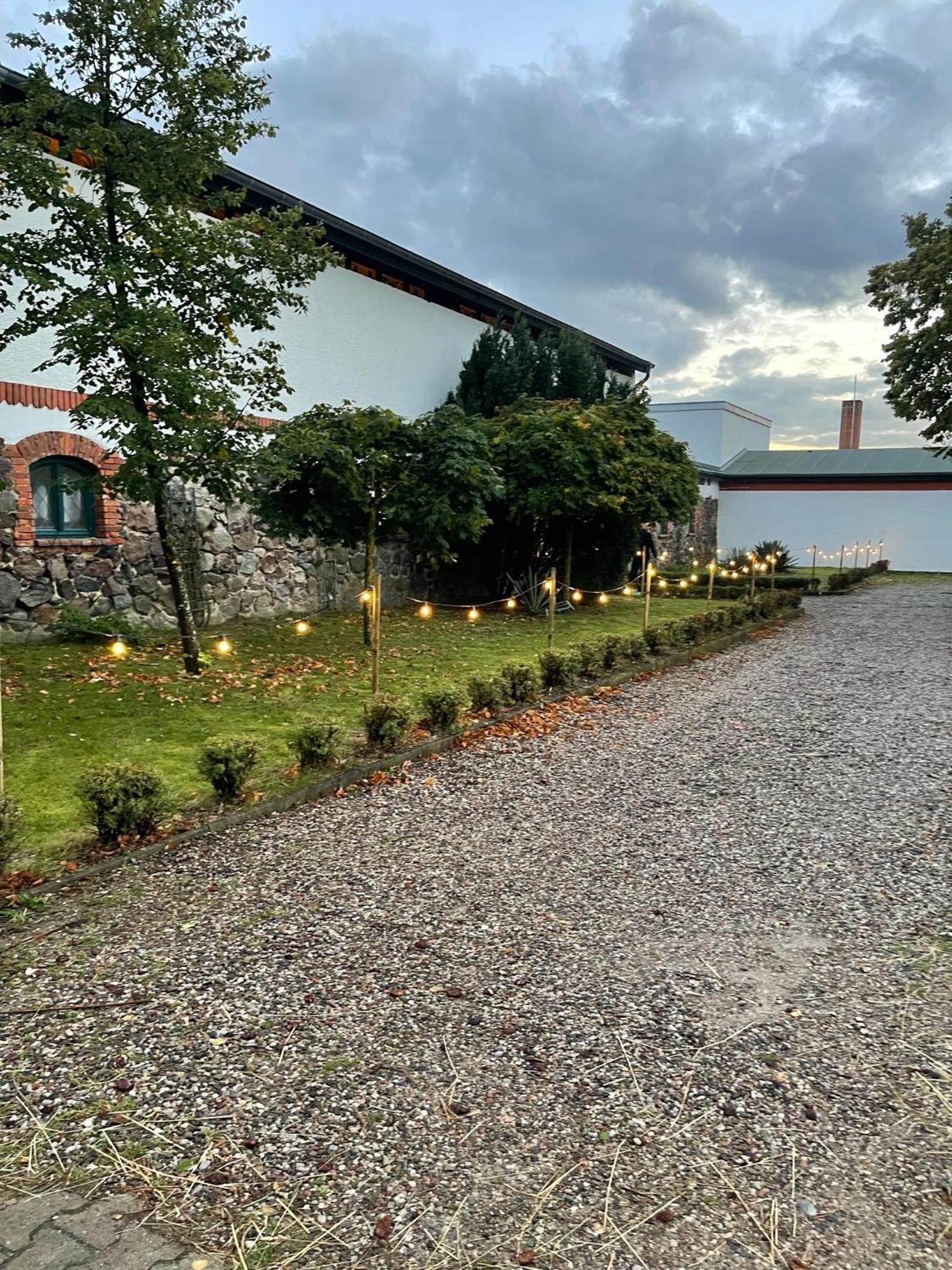 Ferienwohnung Mit Kamin Und Traumhafter Dachterrasse Mit Weitblick In Die Natur Neu Gaarz Extérieur photo